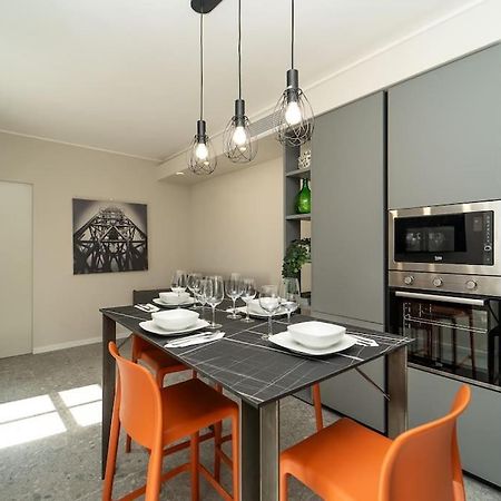 Apt 2 Min From The Cathedral With Private Parking Como Bagian luar foto