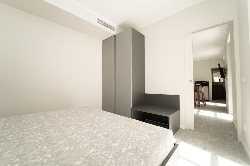Apt 2 Min From The Cathedral With Private Parking Como Bagian luar foto