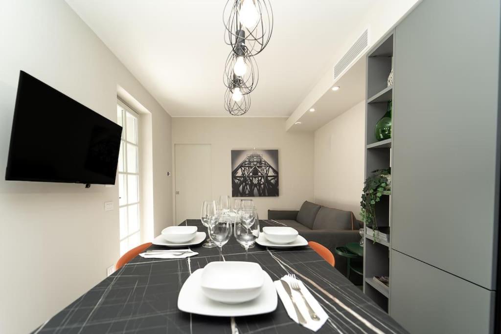 Apt 2 Min From The Cathedral With Private Parking Como Bagian luar foto