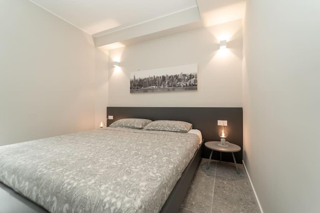 Apt 2 Min From The Cathedral With Private Parking Como Bagian luar foto