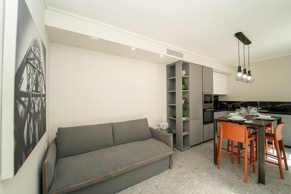 Apt 2 Min From The Cathedral With Private Parking Como Bagian luar foto